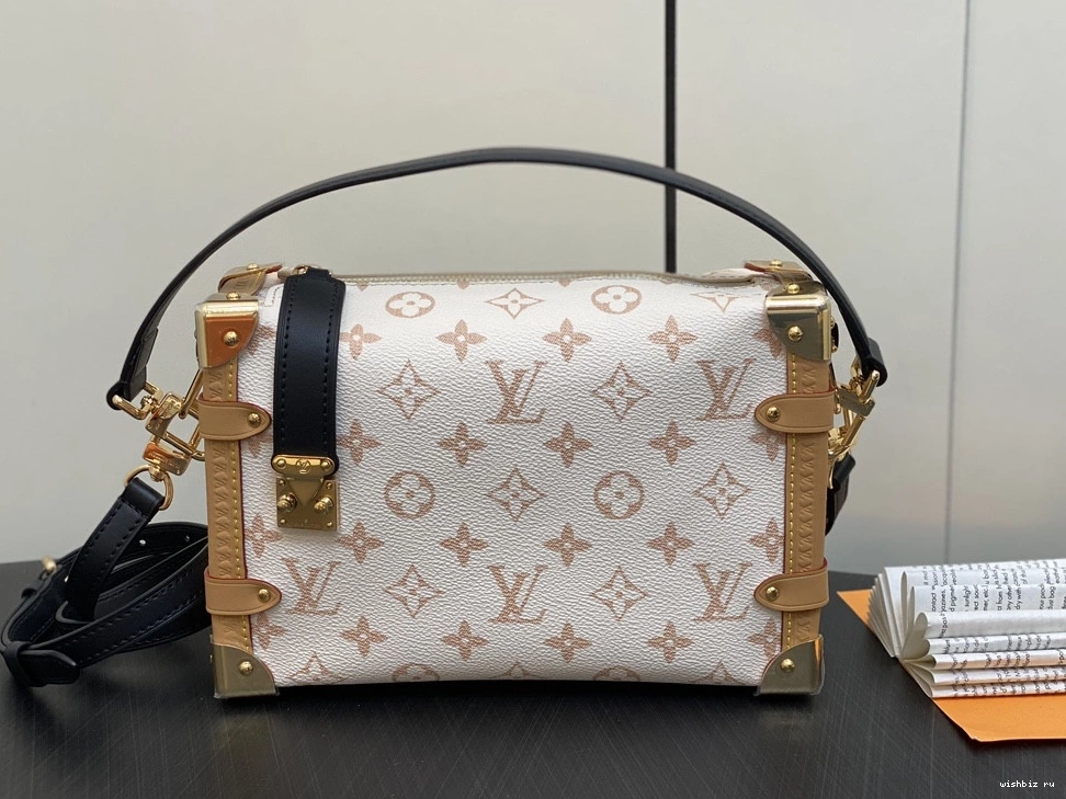 WIS MM SIDE VUITTON TRUNK LOUIS 1030